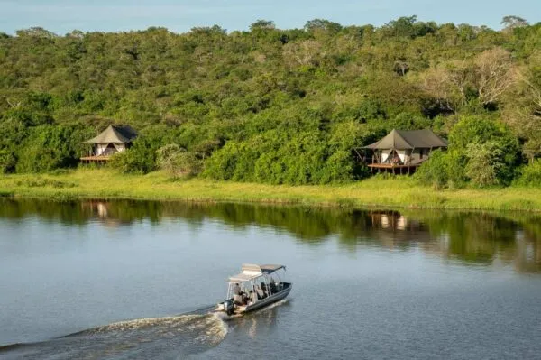 Rwanda akagera national park boot safari