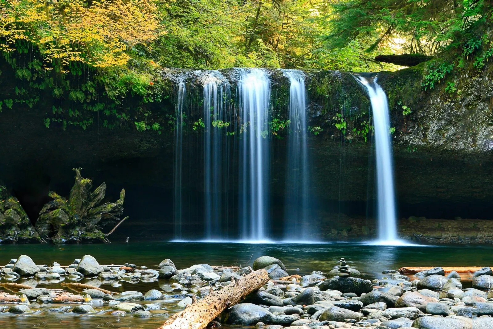 costa-rica-waterval-in-de-jungle-fortuna