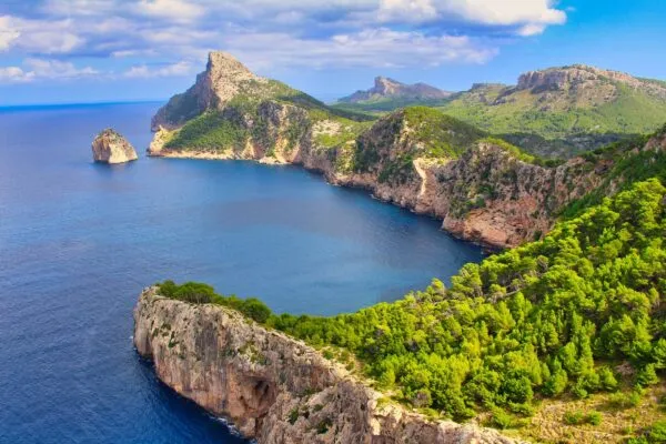 mallorca-gebergte-groen-zee