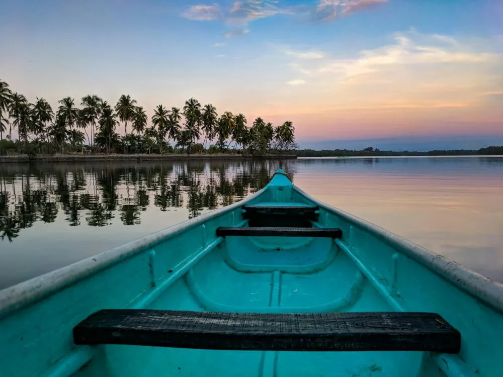 Kano in Gal Oya National Park