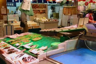 Vis op het Omicho Market in Kanazawa, Japan.
