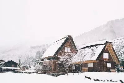 Japanse besneeuwde huisjes in Shirakawa-go & Gokayama Japanse Alpen