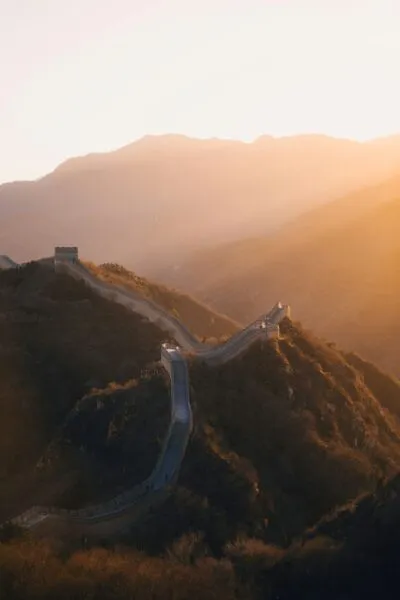 Chinese Muur tijdens zonsondergang.