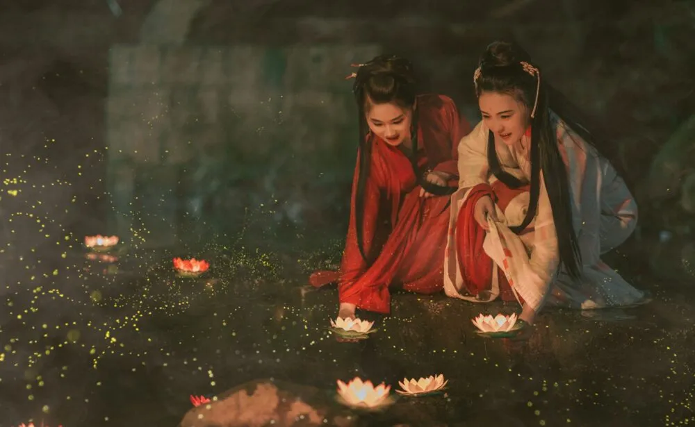 Twee Chinese vrouwen in China